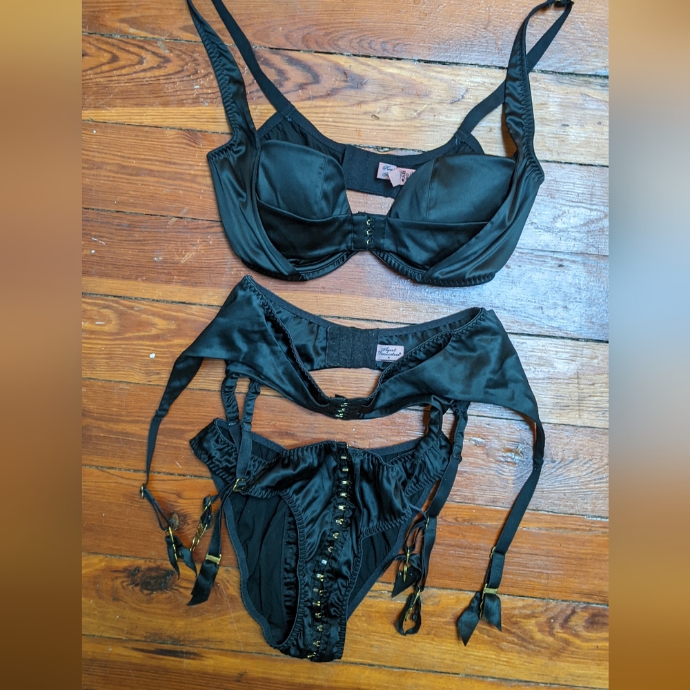Full Agent Provocateur Jena set rare garter bustier bra 34e black satin and gold